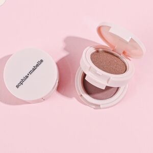 Sophia + Mabelle                          SO FESTIVE The Stack Eyeshadow Duo